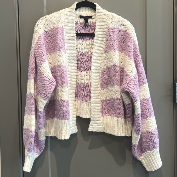 Forever 21 Sweaters - 🌟 3/$25 Forever 21 Knit Cropped Cardigan, Purple and White, size medium